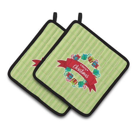 Carolines Treasures Christmas Wreath Presents Green Pair of Pot Holders BB6977PTHD